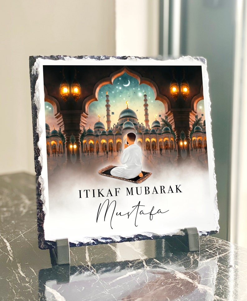 Itikaf Ramadan Islamic Mens Gift Slate and Stand with Personalised Names 20x20cm Islamic Gift, Gift Plaque image 1