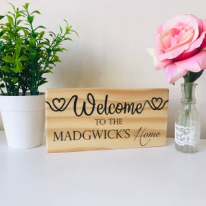 Regalo para casa nueva, letrero de madera personalizado de bienvenida, hecho a mano, letrero con el nombre de la familia, regalo de inauguración de la casa, decoración para casa nueva, letrero con el apellido, regalo