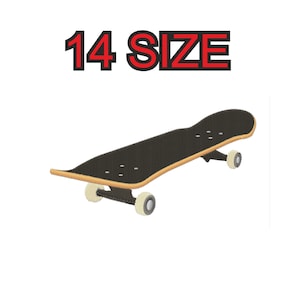 Puede incluir: Patinete negro con ruedas blancas y una plataforma marrón. El texto "14 SIZE" está por encima del patinete.