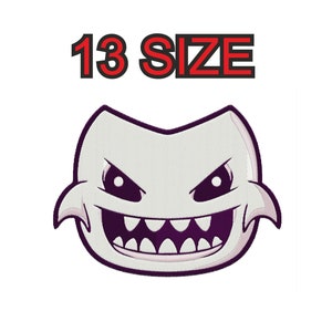 Peut inclure: Un visage de fantôme de dessin animé blanc avec des dents pointues, des yeux en colère et un contour violet. Le texte "13 SIZE" est au-dessus du visage du fantôme en lettres rouges avec un contour noir.