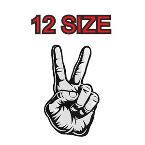 Peut inclure: Illustration en noir et blanc d'une main faisant le signe de la paix. Le texte "12 SIZE" est au-dessus de la main en rouge.