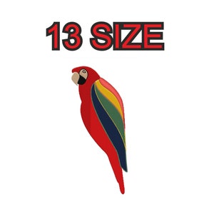 Peut inclure: Un perroquet rouge, jaune, vert et bleu avec un bec noir. Le perroquet est tourné vers la gauche et ses ailes sont repliées. Le texte "13 SIZE" est au-dessus du perroquet.