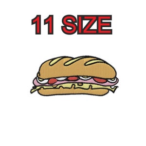 Peut inclure: Image brodée d'un sandwich avec 11 tailles différentes disponibles. Le sandwich est un sandwich sous-marin avec du jambon, du fromage, de la laitue, de la tomate et de l'oignon.