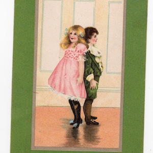 Carte postale de Noël antique frère et sœur, rivalité fraternelle, concours de taille, qui est le plus grand?, carte de vœux de Noël édouardienne, traditionnelle