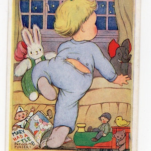 Antica cartolina d'epoca di Phyllis Purser, bambino e bambina in camera da letto, cameretta, giocattoli e bambole, ora di andare a letto, cielo notturno, pigiama party