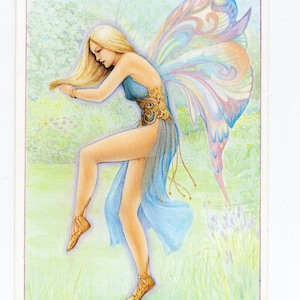 Cartão postal vintage de Jeff Willis, arte de fadas dos anos 90 - assinado pelo artista, glamour, fada do jardim, fada das flores, arte dos anos 90, asas de borboleta