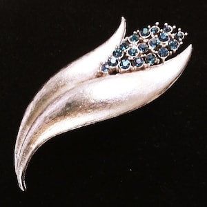 Hyacinth brooch pin, Silver blue flower pin, blue glass stones, Blue hyacinth brooch, silver blue brooch #1113