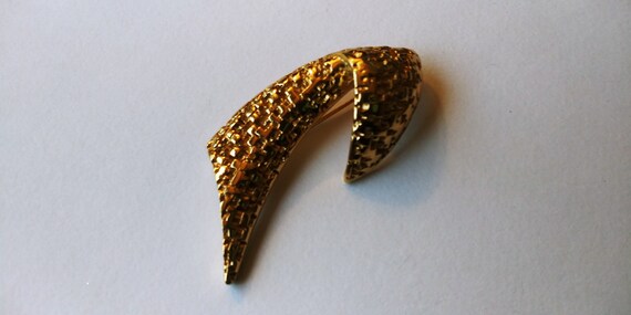 MCM Monet gold  pin, Monet ribbon brooch,  gold b… - image 2