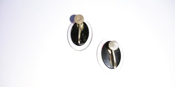 Reverse carved lucite, rose screw clips, rose cli… - image 4