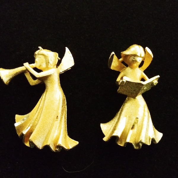 Vintage angel pins, 3D gold angels brooch, Christmas brooch pin, singing horn choir finish #202