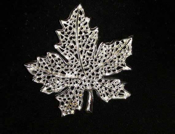 Maple leaf brooch, Sarah Coventry pin, Sarah Cov … - image 1