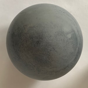 8 Concrete Globe image 2