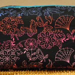 Große Kosmetiktasche Blumen und Schmetterlinge