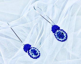 Blue earrings, Pierre Swarovski. Working Manual made with beads by hand.
