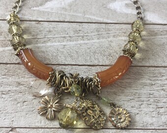 1928 Bib Style Necklace Floral Charms Clear Green Gold Tone Flowers Lucite Beads Teardrop Dangle Drop Pendants Vintage 1980s 1990s