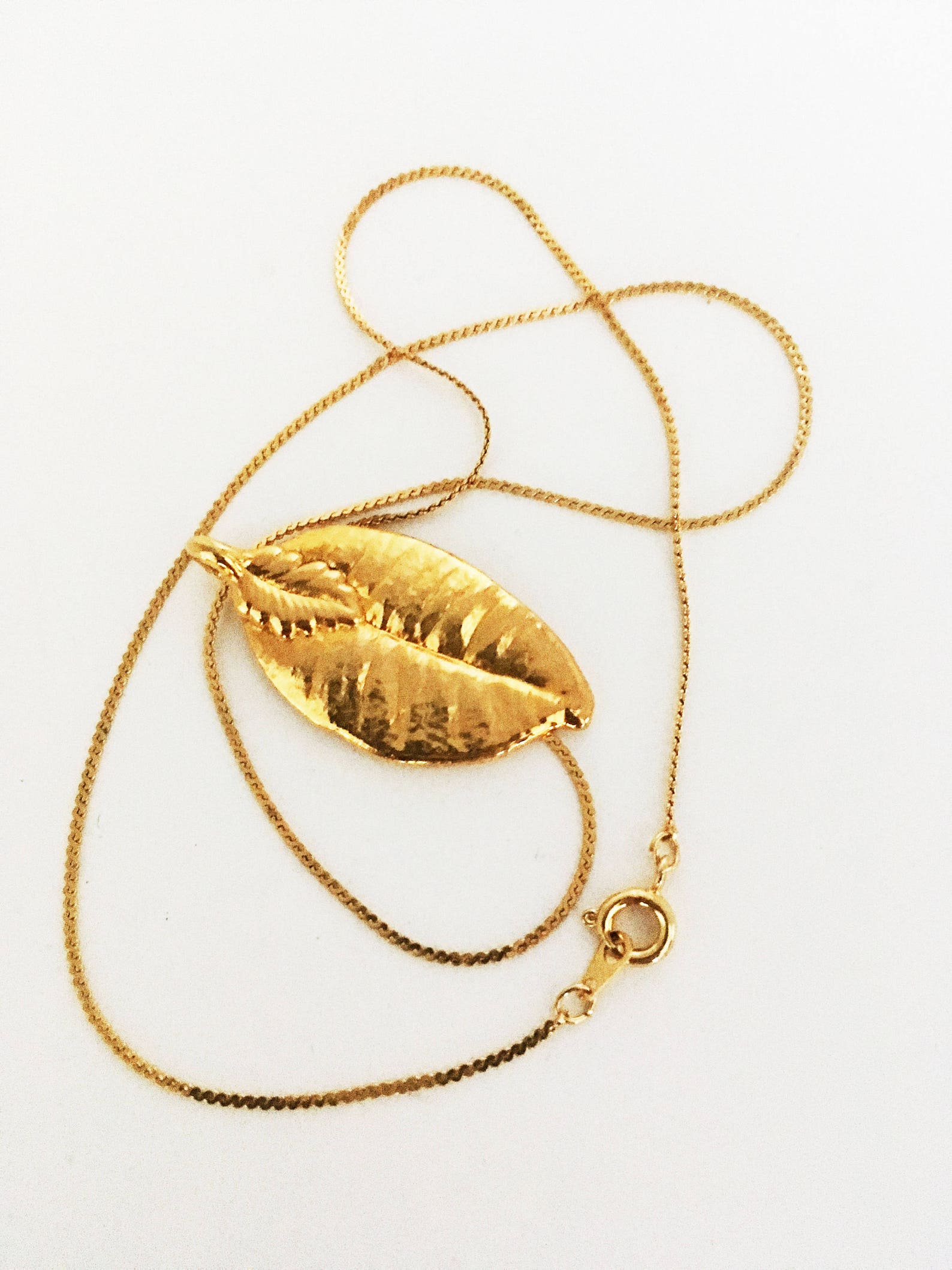 Gold Tone Leaf Chain Necklace Metallic Leaves Pendant Vintage Etsy