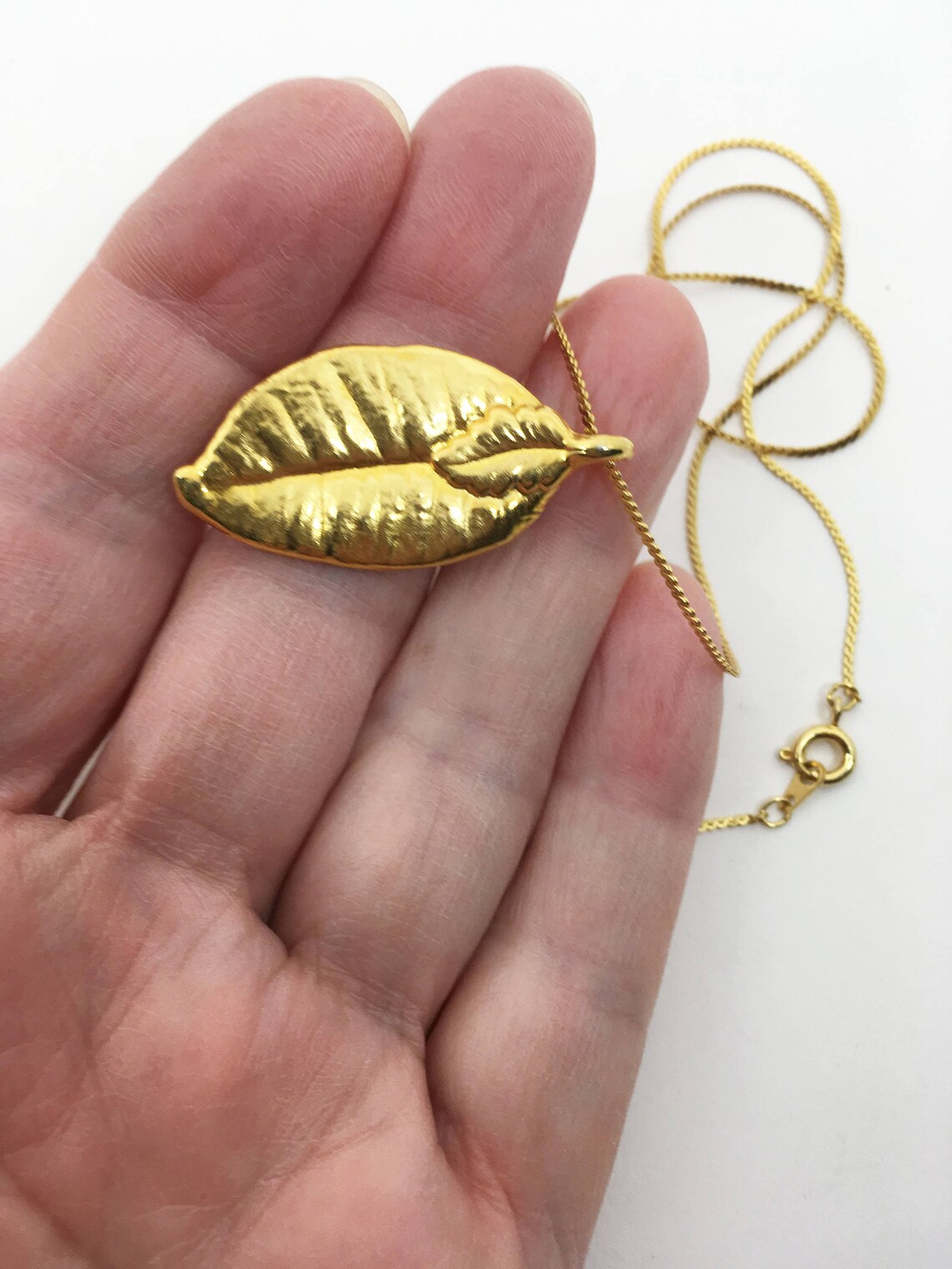 Gold Tone Leaf Chain Necklace Metallic Leaves Pendant Vintage Etsy