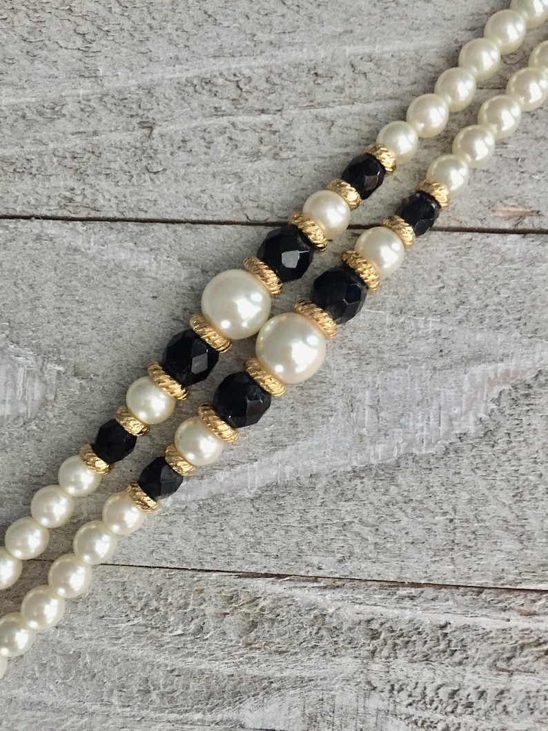 Two Strand Black White Bead Bracelet Faceted Glass Beads Graduated Faux Pearls Gold Tone Spacers Clasp Dressy Vintage 1980s 1990s Gift