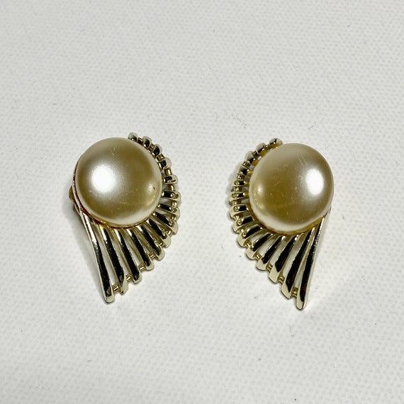 Sarah Coventry Clip On Earrings Gold Tone Open Sh… - image 4