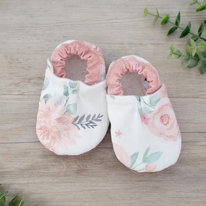 Pink floral baby booties toddler shoes fabric baby shoes toddler slippers gift for girl house slippers soft baby shoes  pink rose floral