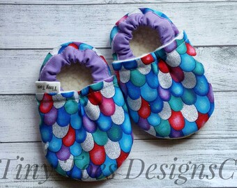 Mermaid baby shoes, rainbow booties, baby girl shoes, mermaid booties, baby girl moccs, baby crib shoes, infant booties, soft sole shoes,