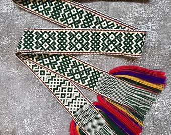 Faja tejida a mano, cinturón tradicional con patrón báltico, banda de estilo báltico, accesorio de traje folclórico étnico con flecos