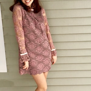 Vintage 1950s Mini Dress, Vintage Shift Dress, Women&#39;s Size Small, Lavender Lace Dress, Vintage Bell Sleeve Dress,  Retro Mini Dress