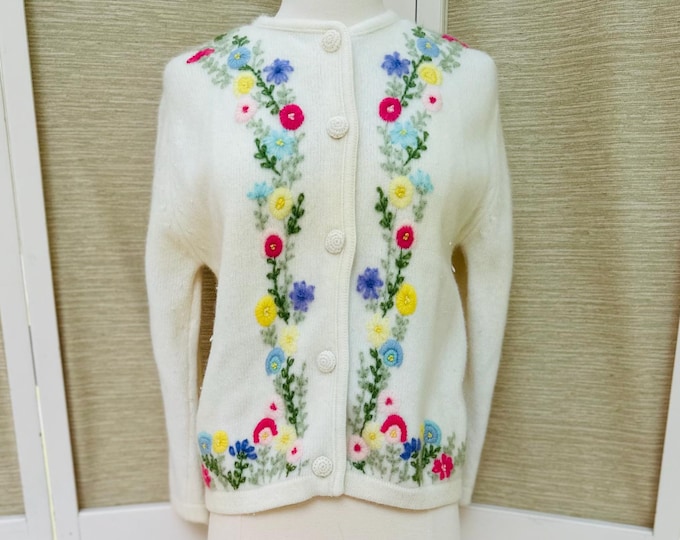 Vintage 1950s Lambswool Embroidered Cardigan Women's Size Small Sweater Ivory with Floral Embroidery B Altman & Co Angora Lambswool Sweater