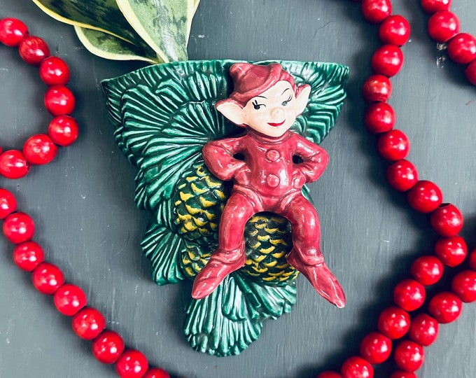 Vintage 50s Pixie Wall Pocket Acorn Christmas Pixie Ceramic Wall Vase Vintage Pixie Xmas Mid Century Kitschy Christmas Elf Vase Vintage Xmas