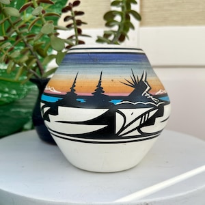 Vintage Native American Pottery Vase Signed Hand Painted Earth Tones