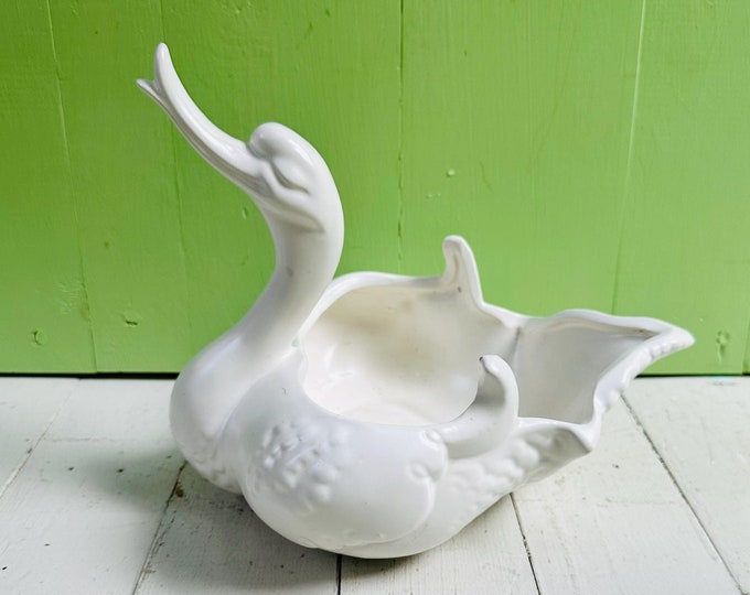Vintage Hull Pottery Swan Planter Large White Bird Planter Mid Century Hull Planter Creamware Art Pottery Vintage Planter Vintage Bird Decor