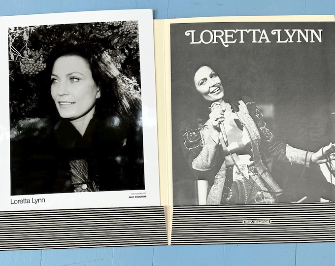 Vintage 1970s MCA Record Label Promo Press Kit Folder Loretta Lynn 8X10 Glossy Photo Vintage Country Music Memorabilia Music Collector Gift