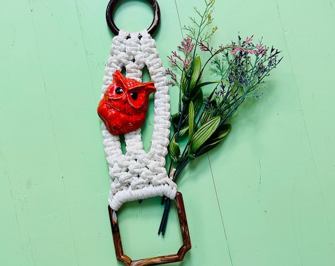 Vintage 70s Macrame Owl Towel Holder Vintage Owl Towel Rack Macrame Towel Holder Retro Bathroom Accessories Macrame Home Decor Owl Decor