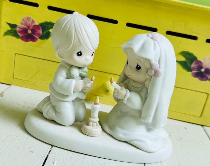 Vintage 1980s Precious Moments Wedding Figurine, "Light to Happiness", Precious Moments Wedding Candle Lighting Figurine, Vintage Wedding