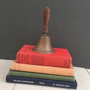 Campana de latón vintage, campana de latón vintage con mango de madera, campana de timbre de latón vintage