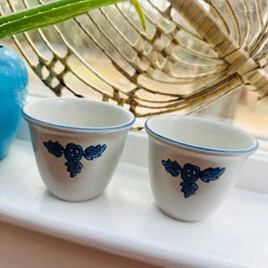 Vintage Pfaltzgraff Yorktowne Ramekins Custard Cups Set of Two Stoneware Cups Blue and Ivory Floral Boho Small Pots Tea Cups