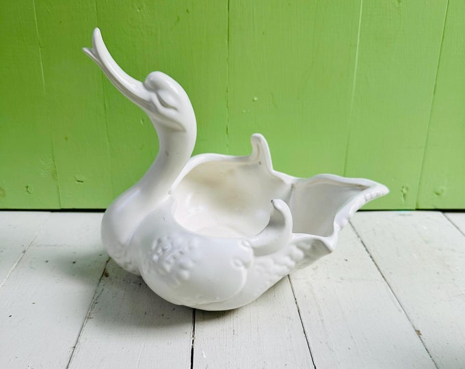 Vintage Hull Pottery Swan Planter Large White Bird Planter Mid Century Hull Planter Creamware Art Pottery Vintage Planter Vintage Bird Decor