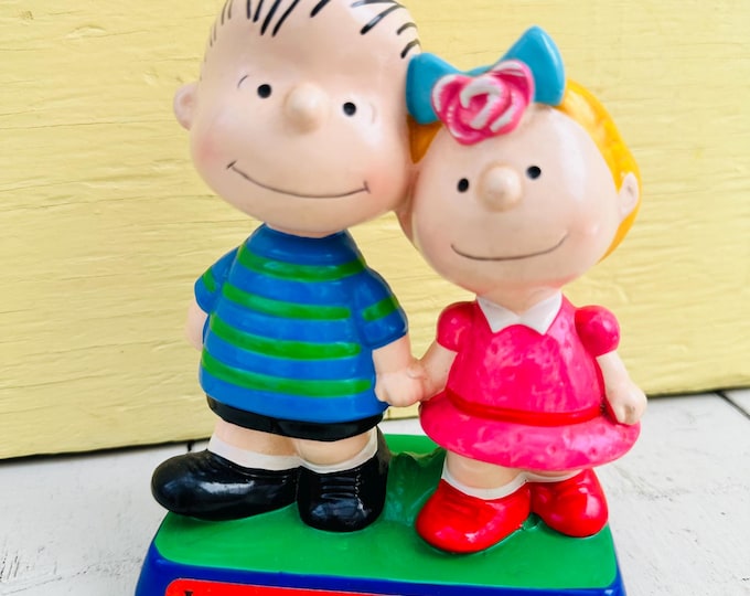 Vintage 1970s Peanuts Figurine Linus and Lucy "Love is Walking Hand in Hand"