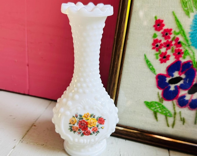 Vintage Avon White Hobnail Floral Bud Vase, Vintage White Milk Glass Bud Vase, Vintage Hobnail Flower Vase, White Bud Vase
