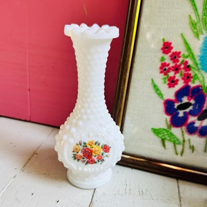 Vintage Avon White Hobnail Floral Bud Vase, Vintage White Milk Glass Bud Vase, Vintage Hobnail Flower Vase, White Bud Vase