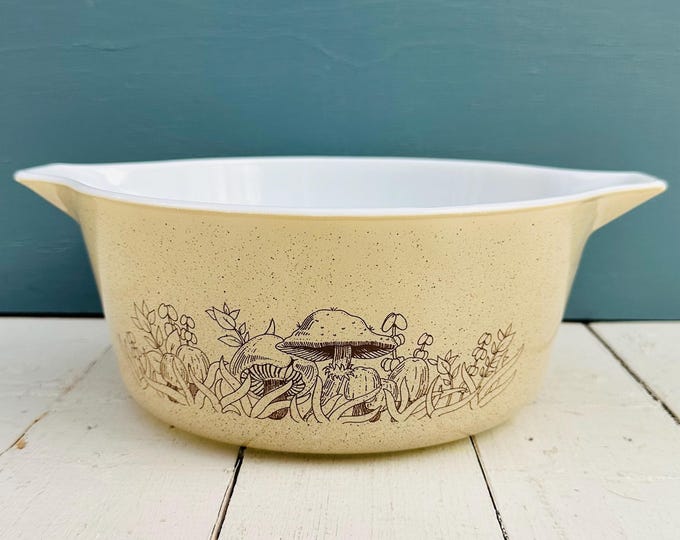 Vintage Pyrex 2.5 Liter #475-B, 70's Forest Fancies Mushroom Pattern Casserole Dish