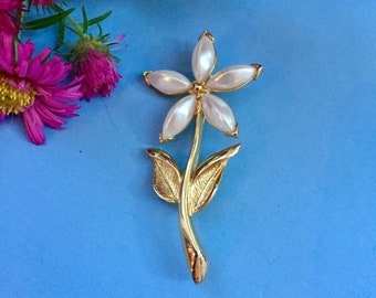 Vintage Flower Brooch, Vintage Pearl Flower Brooch, Vintage Flower Pin, Vintage Pearl Flower Pin, Vintage Bridal Brooch
