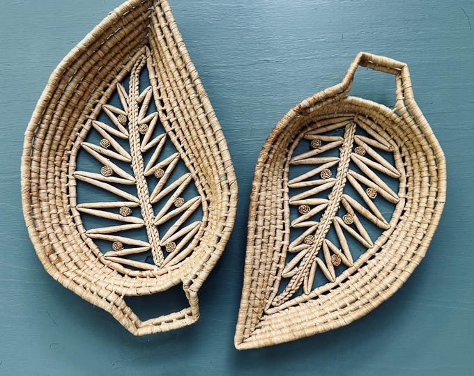 Vintage Woven Leaf Wall Baskets Set of 2 Boho Rattan Wall Decor Basket Wall Hanging Tropical Coastal Natural Fiber Art