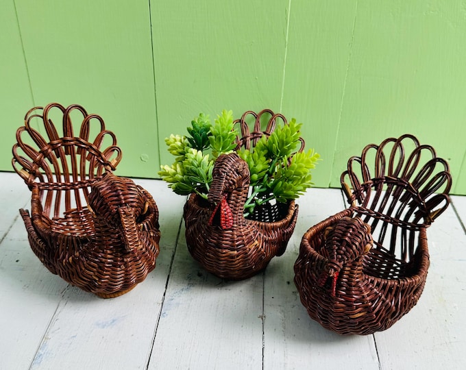 Vintage Set of 3 Wicker Turkey Baskets Thanksgiving Decor Rustic Farmhouse Turkey Planters Folk Art Centerpieces