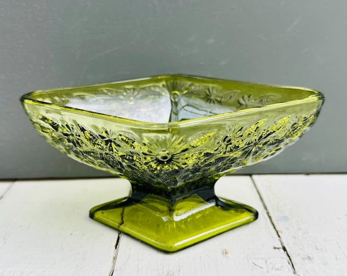 Vintage Indiana glass green diamond shaped pedestal candy dish