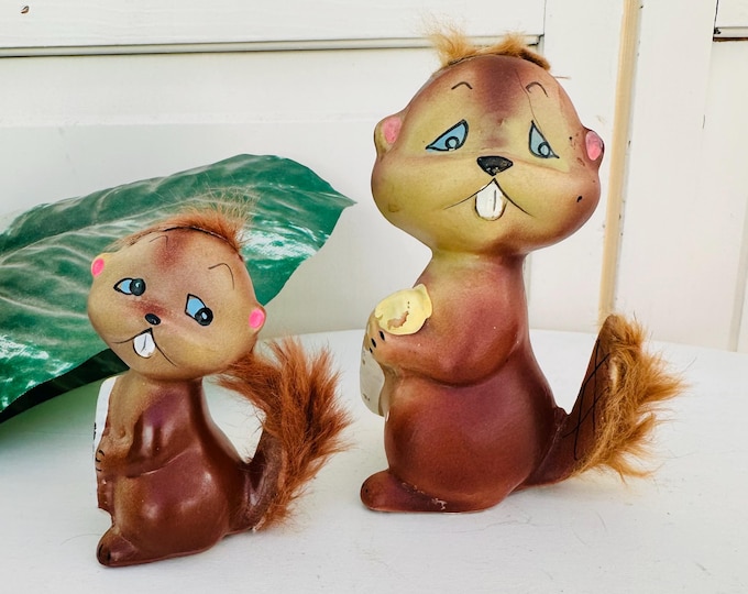 Vintage 1950s pair Enesco Beaver figurines with faux fur accents