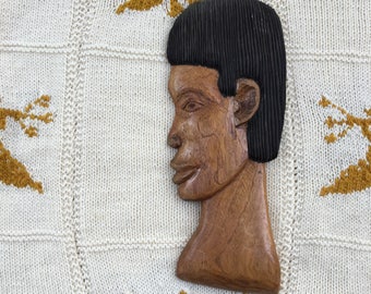 ヴィンテージの手彫り木彫り彫刻、アフリカ人女性の横顔レリーフ
