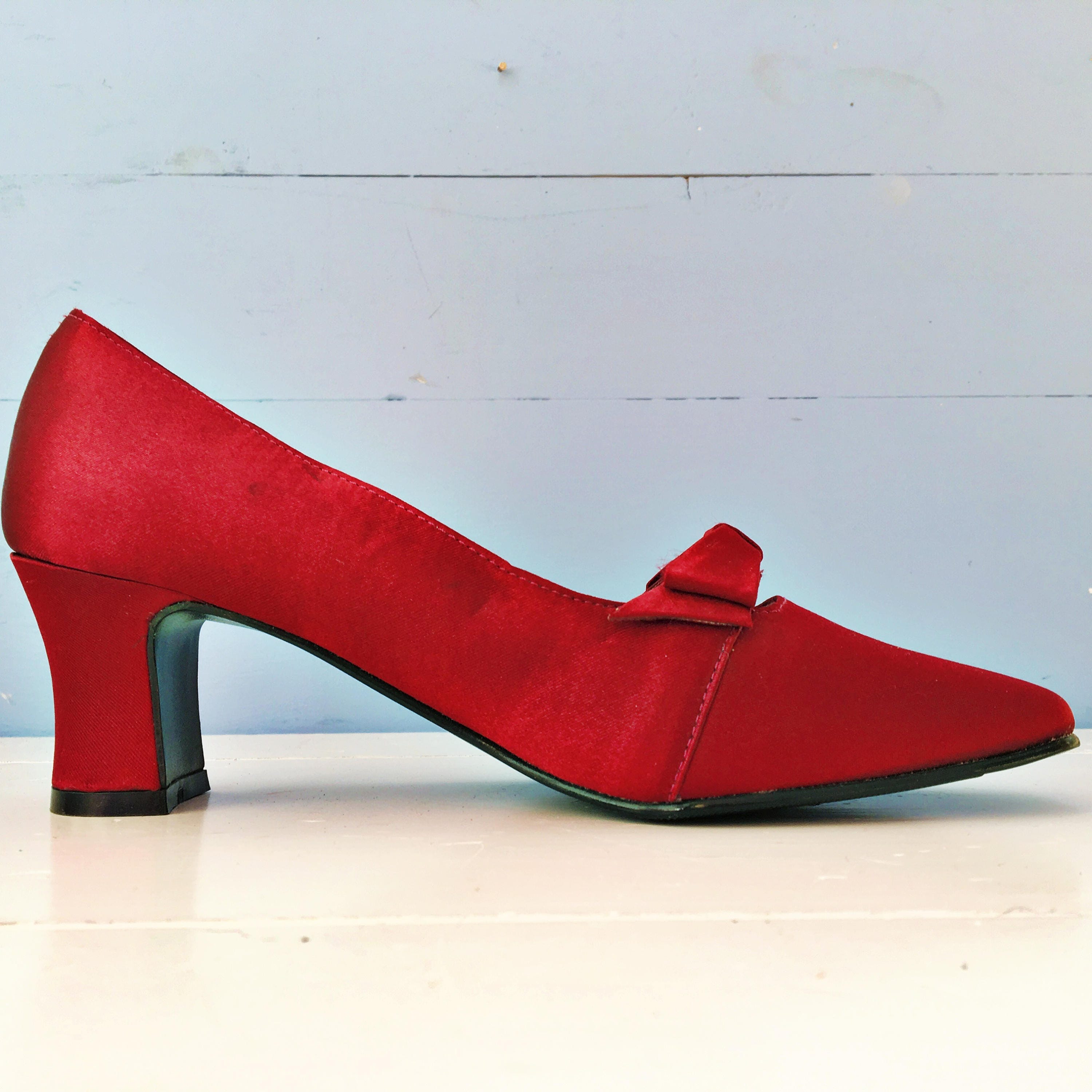 maroon heels with bow