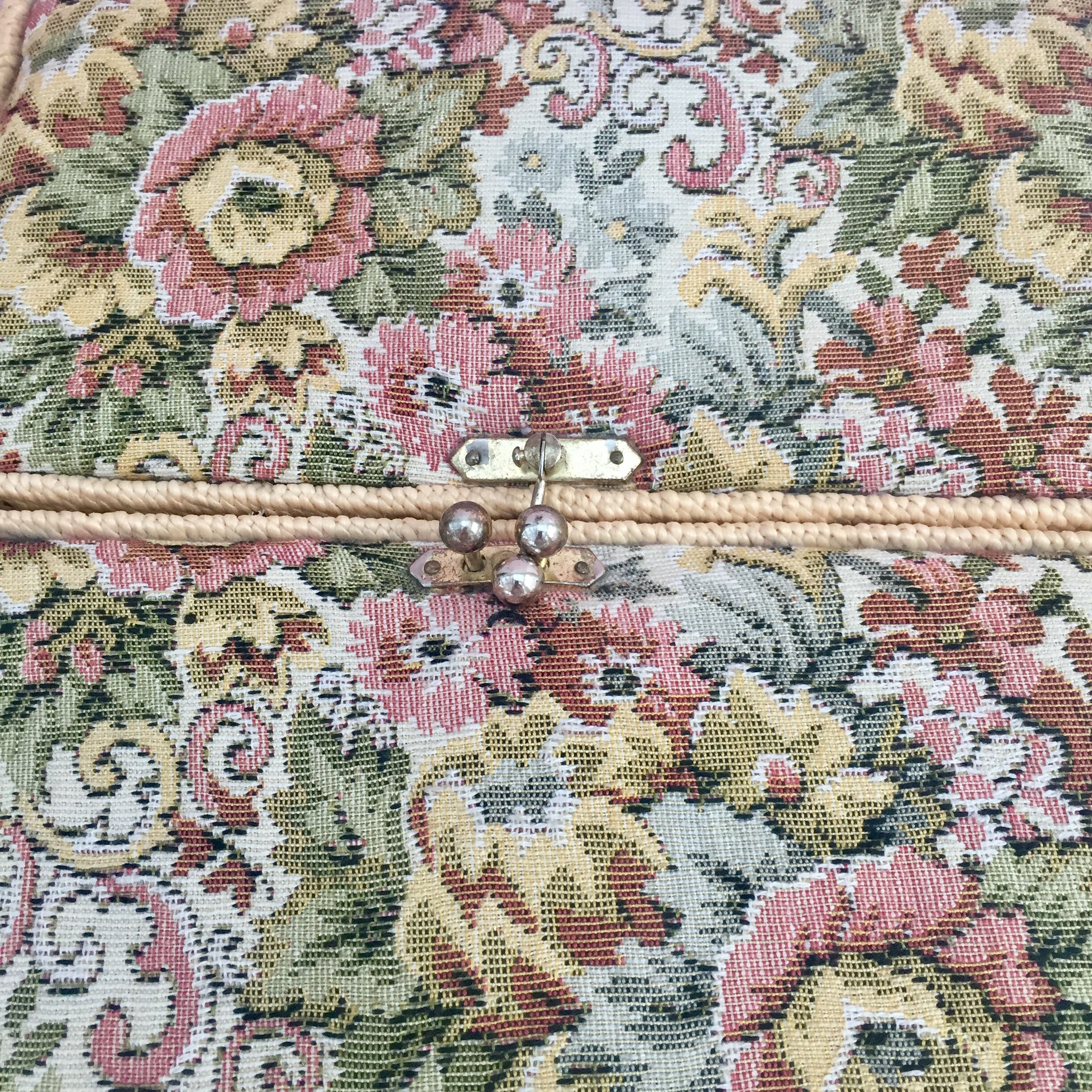 Vintage 1960s Tapestry Sewing Basket, Vintage Sewing Basket, Vintage