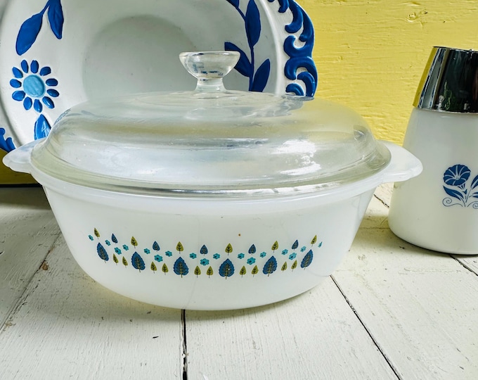 Vintage Fire King Swiss Chalet Covered Baking Dish, Vintage Fire King Covered Baking Dish, Retro Bakeware, Vintage Kitchen Decor